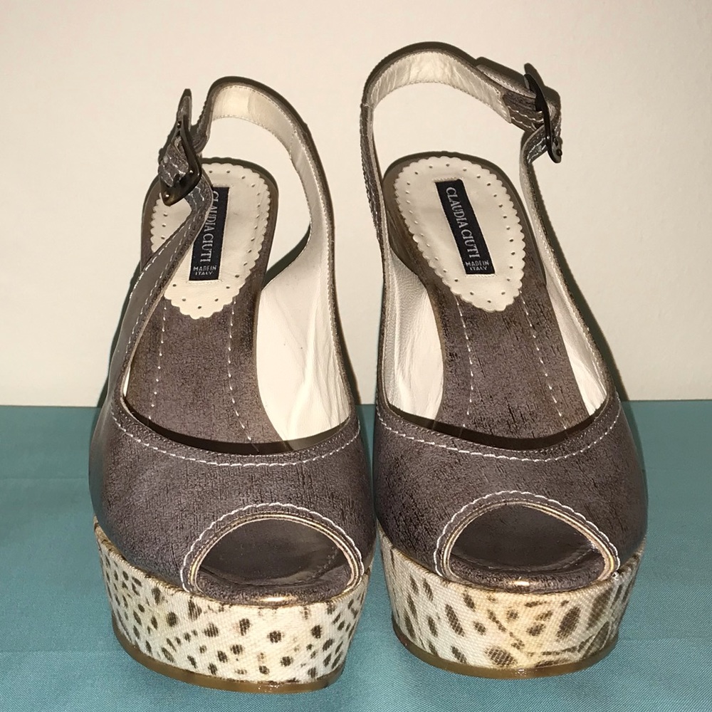 Claudia Ciuti Wedge